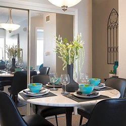 dining room at  Bradley Pointe located in Savannah, GA-2